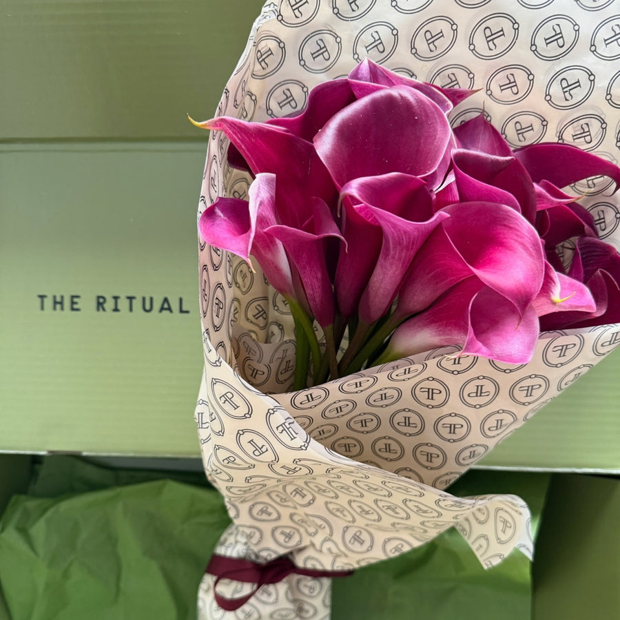 Fresh calla lilies from women-led farms in Floral Post box